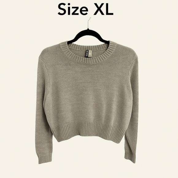 H&M Sweaters - H&M Divided Women’s XL Gray Knit Crop Sweater